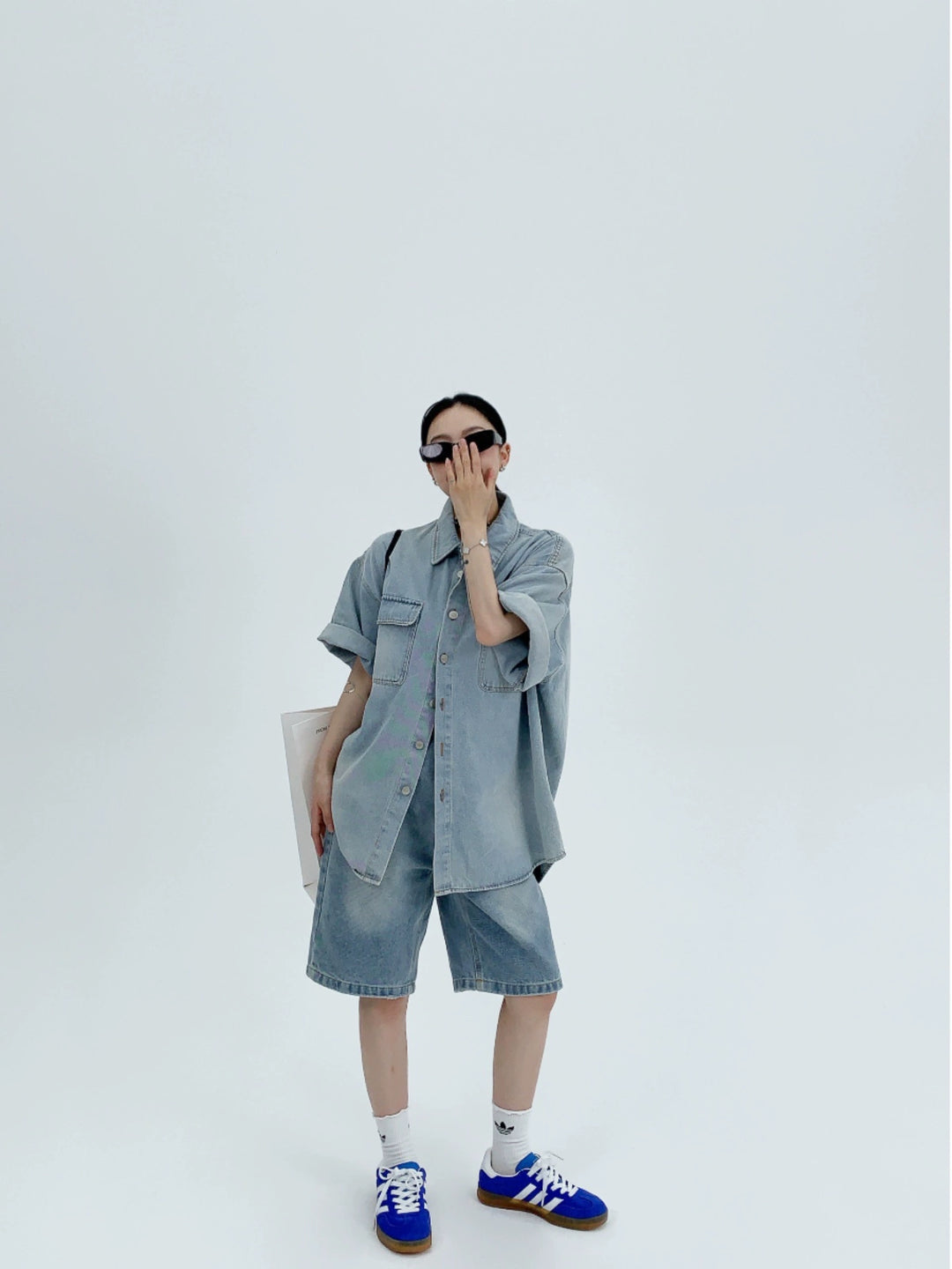 Chemise à manches courtes en denim surdimensionnée avec boutons 