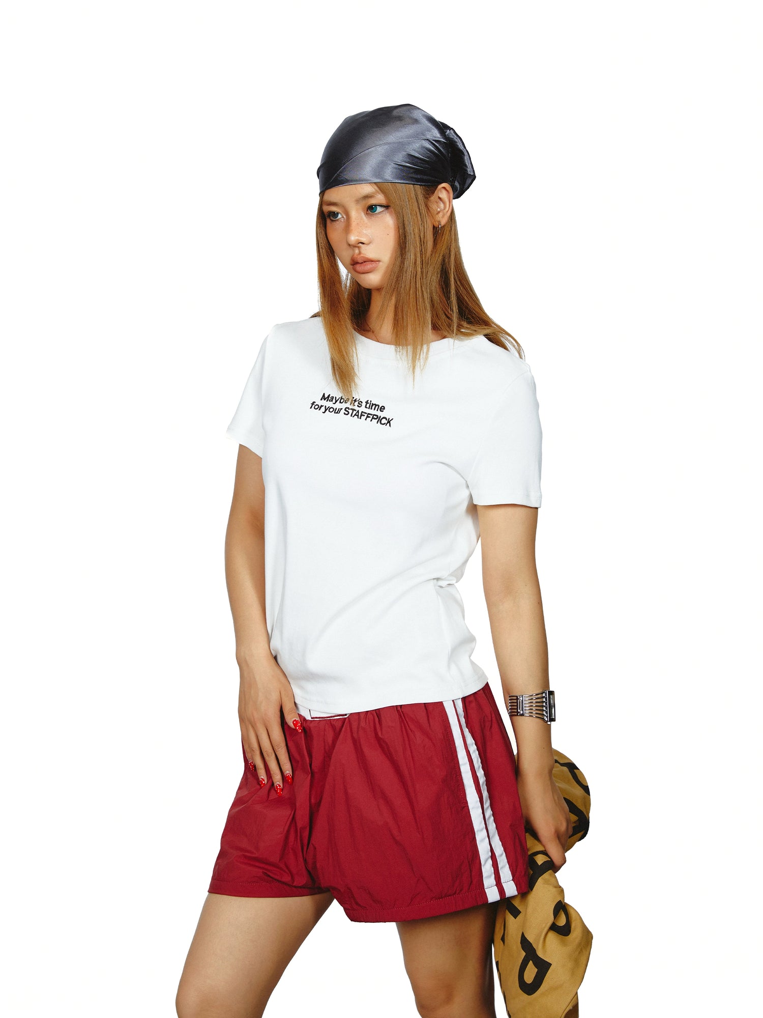 تي شيرت كاجوال برقبة دائرية بطباعة حروف 