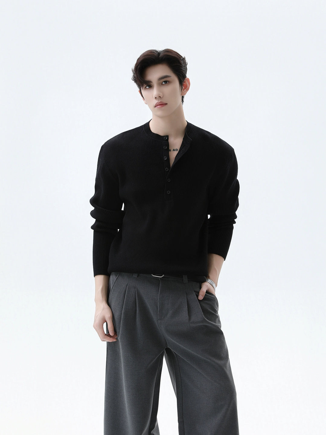 Ribbed Henley Collar Pullover