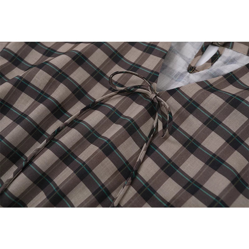 Blusa de manga larga de cuello en V con hombros al aire de cuadros 