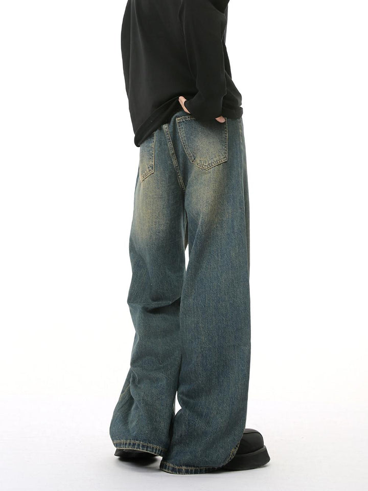 Hoch geschnittene, weite Jeans mit mittlerer Leibhöhe 