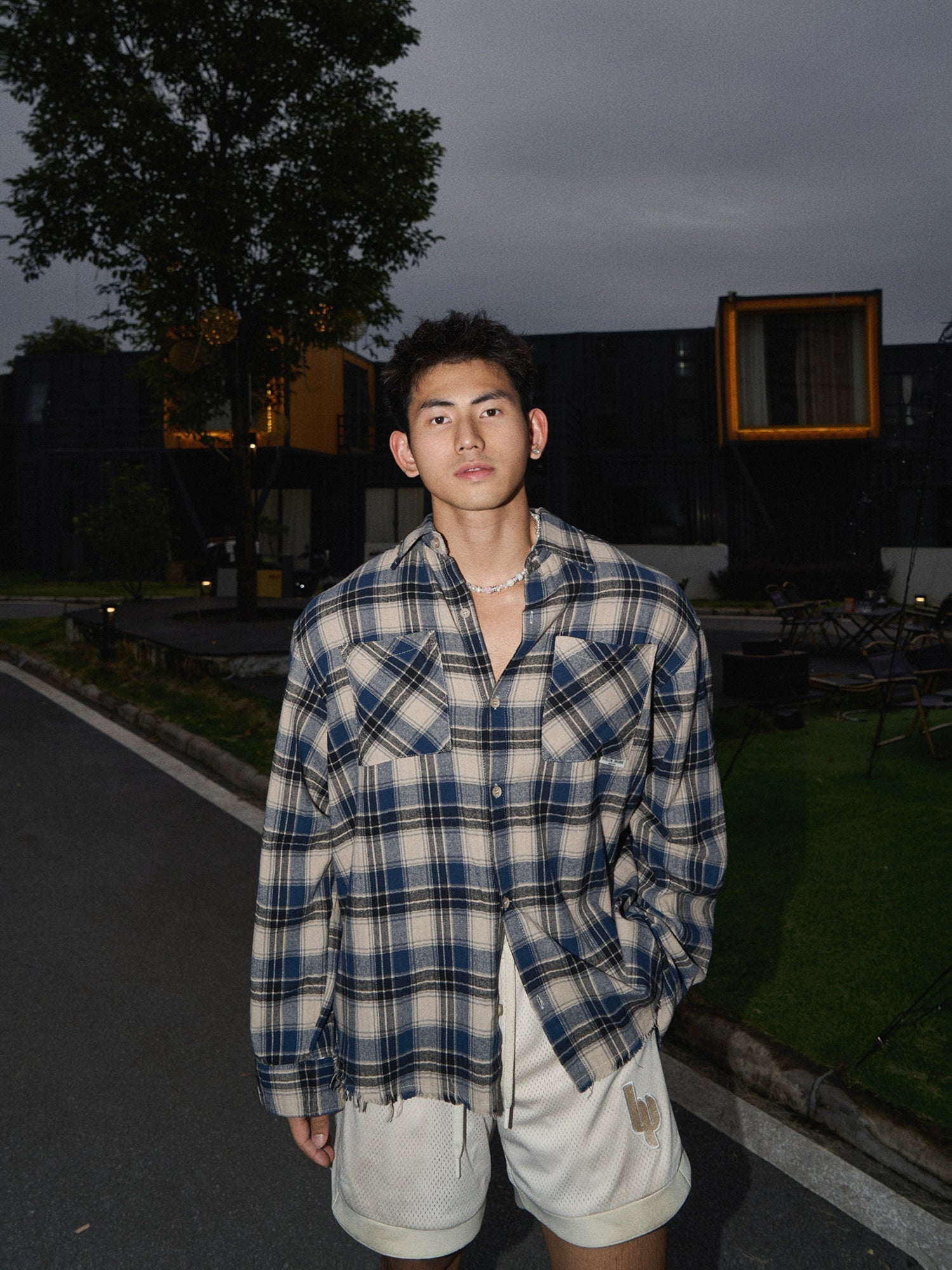 Kariertes, abgenutztes Retro Langarmhemd 