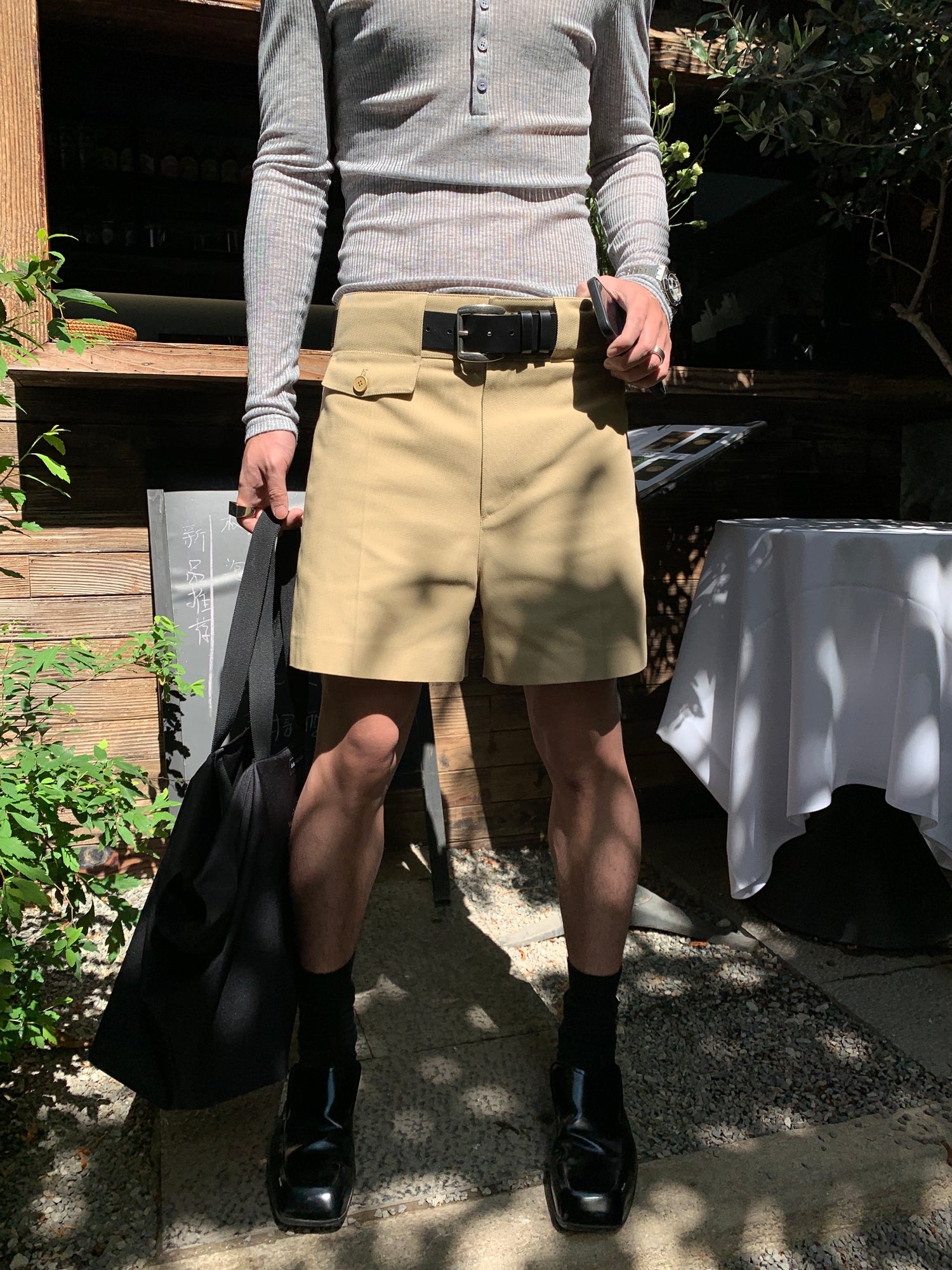 شورتات بتصميم خصر برمودا غير رسمي 