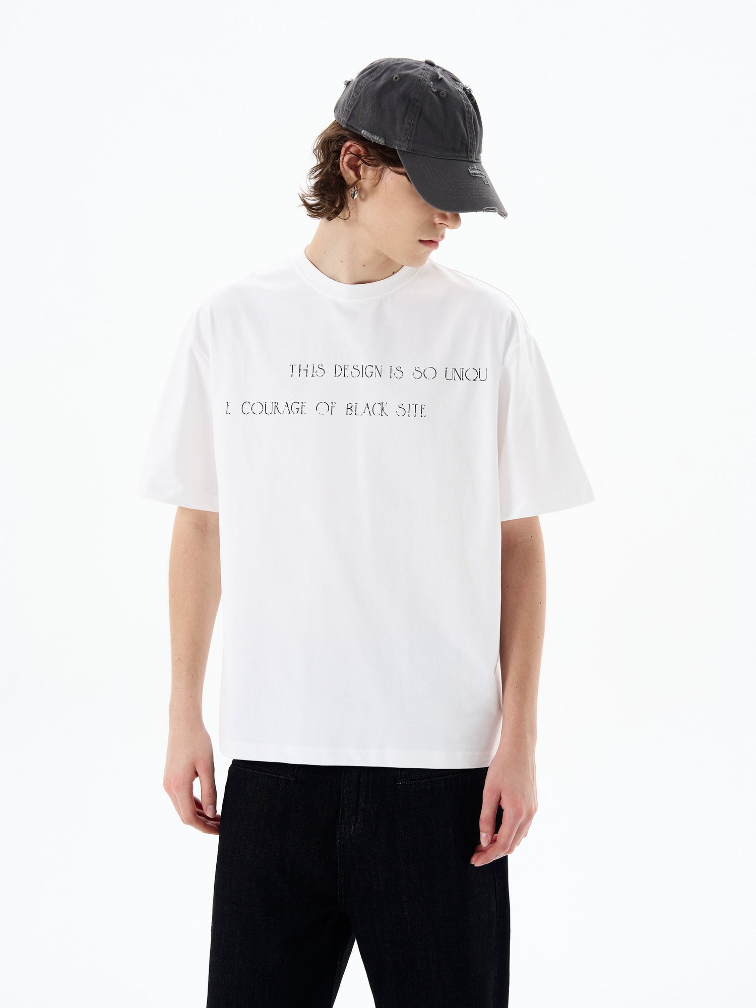 Suéter de manga corta con cuello redondo y estampado gráfico 