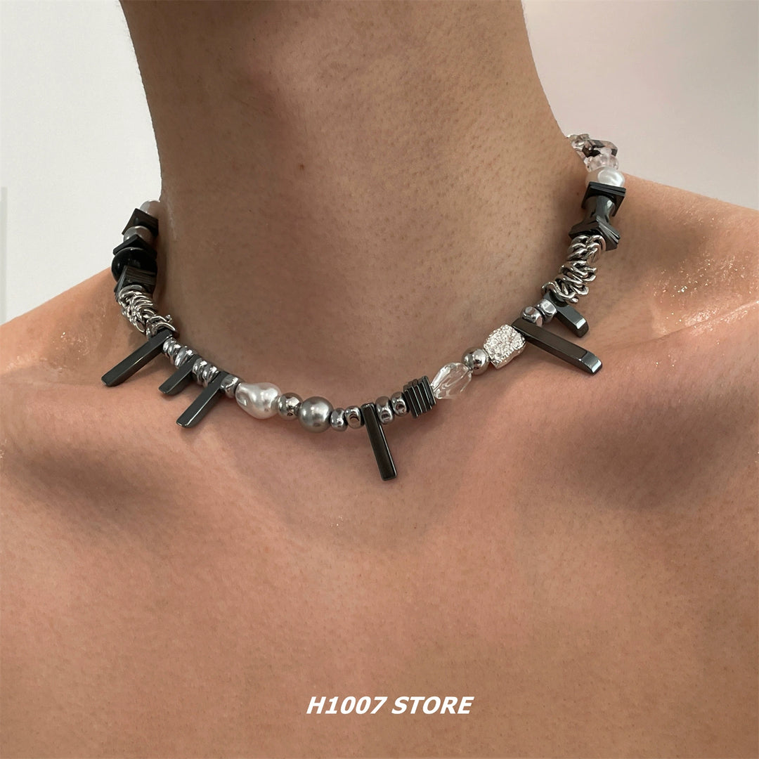Collar de estilo industrial con cuentas irregulares 