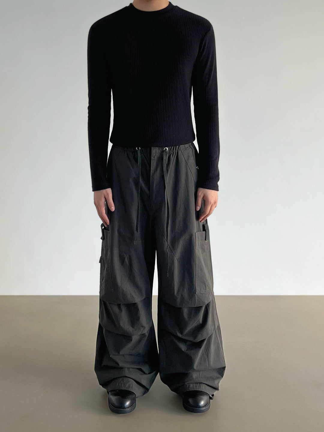 Pleated Multi-pocket Wide-leg Pants