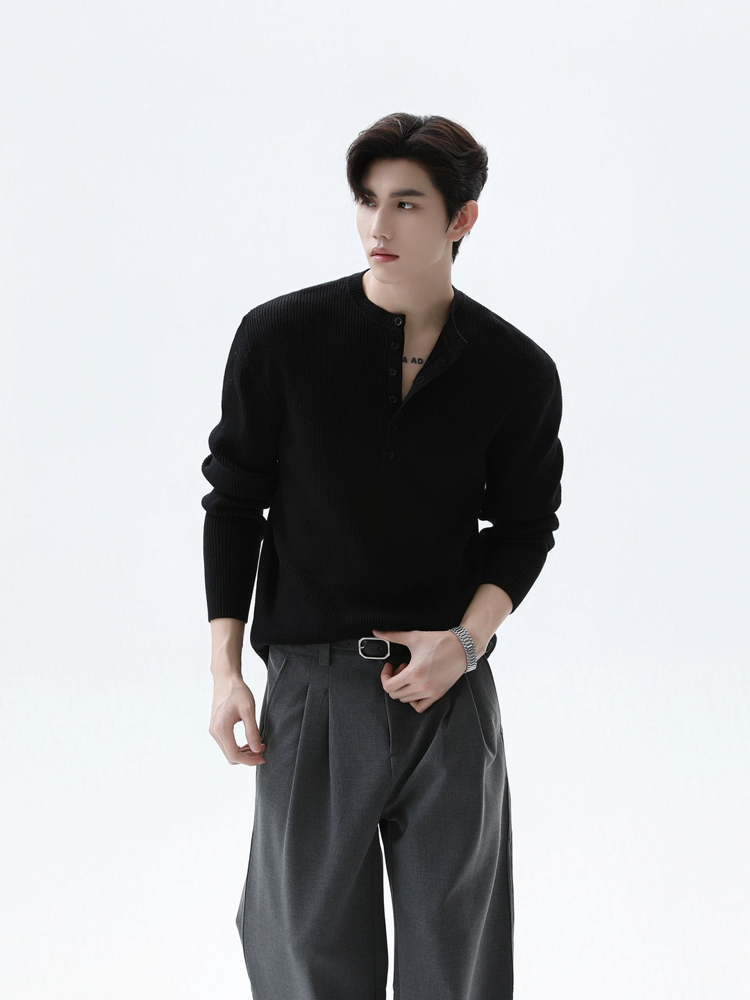 Ribbed Henley Collar Pullover