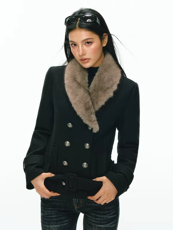 Giacca corta doppiopetto con colletto in pelliccia sintetica 