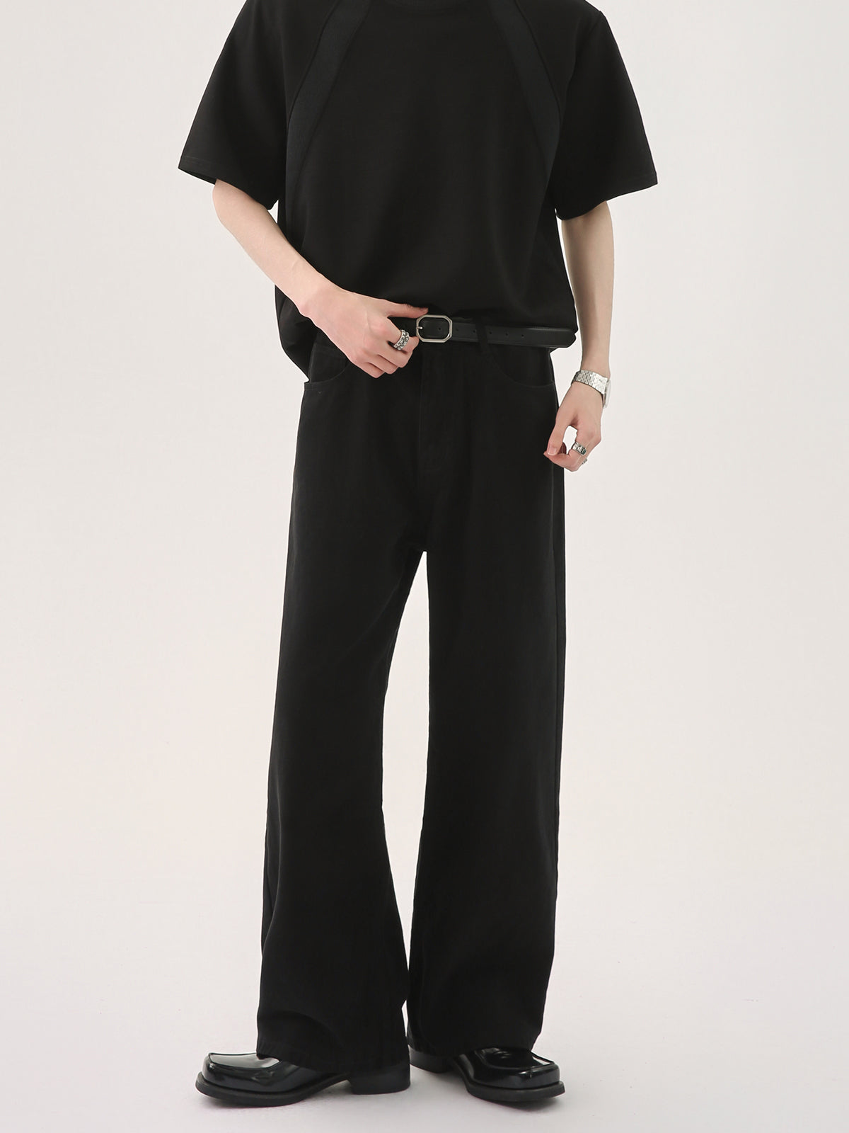 Distressed Loose Wide-Leg Jeans