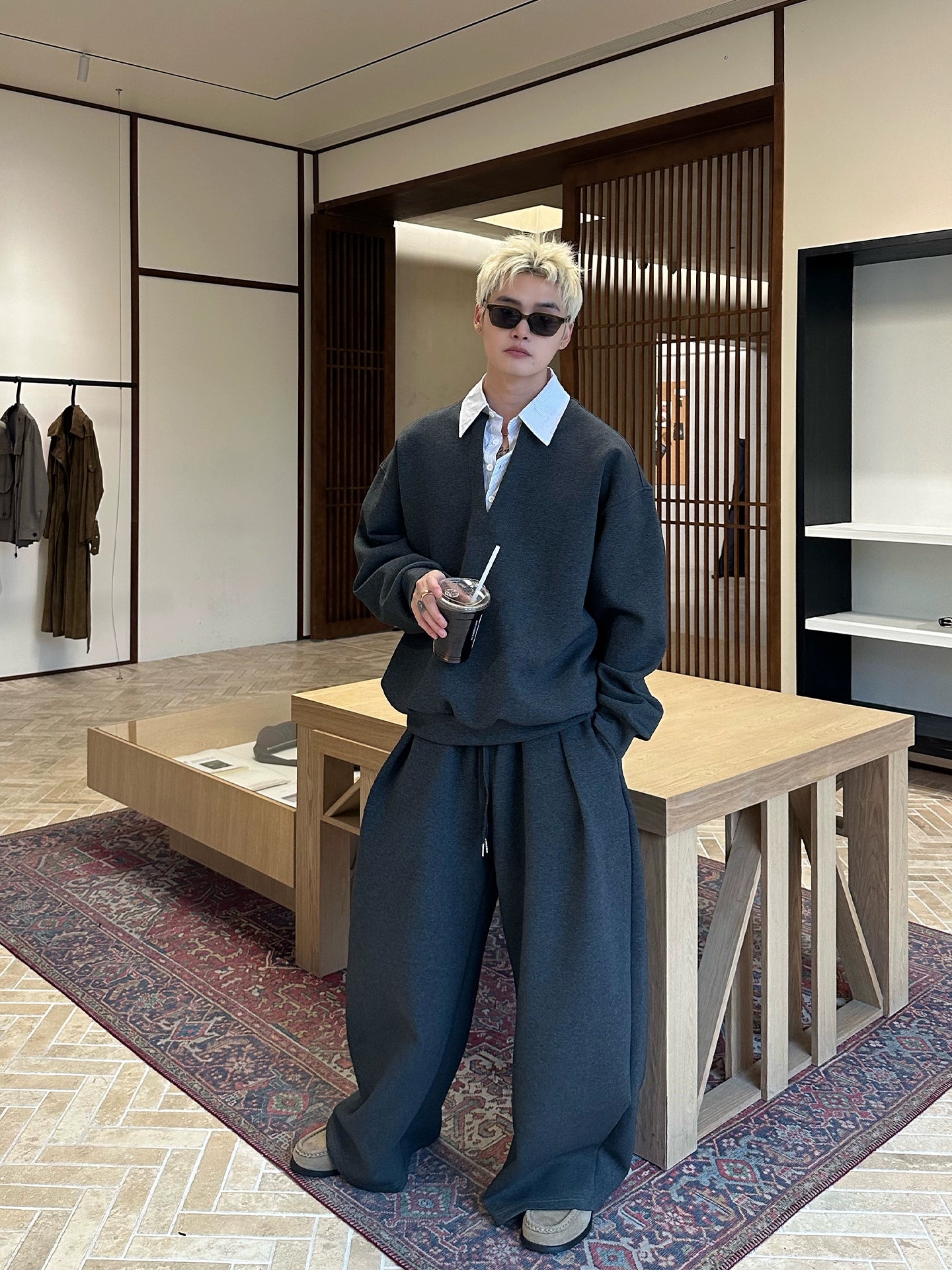 Bol V-Yaka Sweatshirt ve Pantolon 