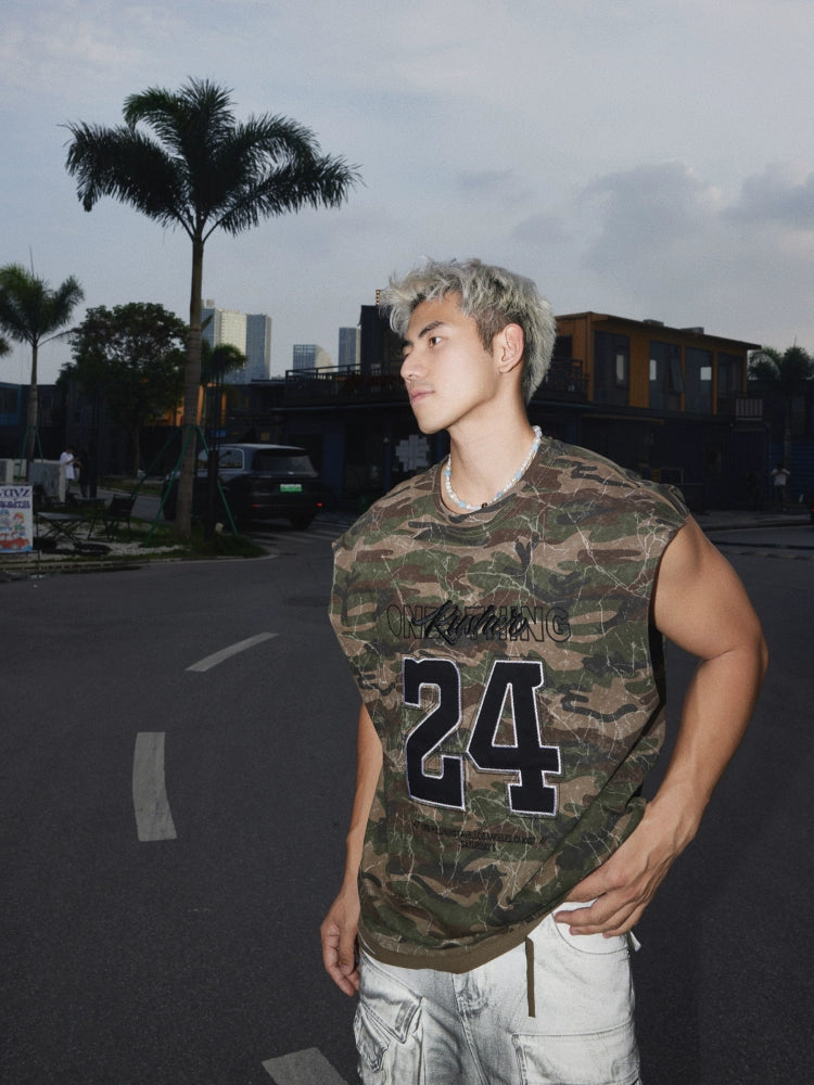 Gilet sans manches en coton camouflage brodé 