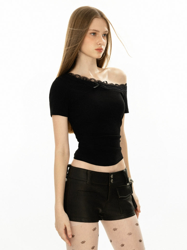 T-shirt slim à épaules dénudées avec dentelle 
