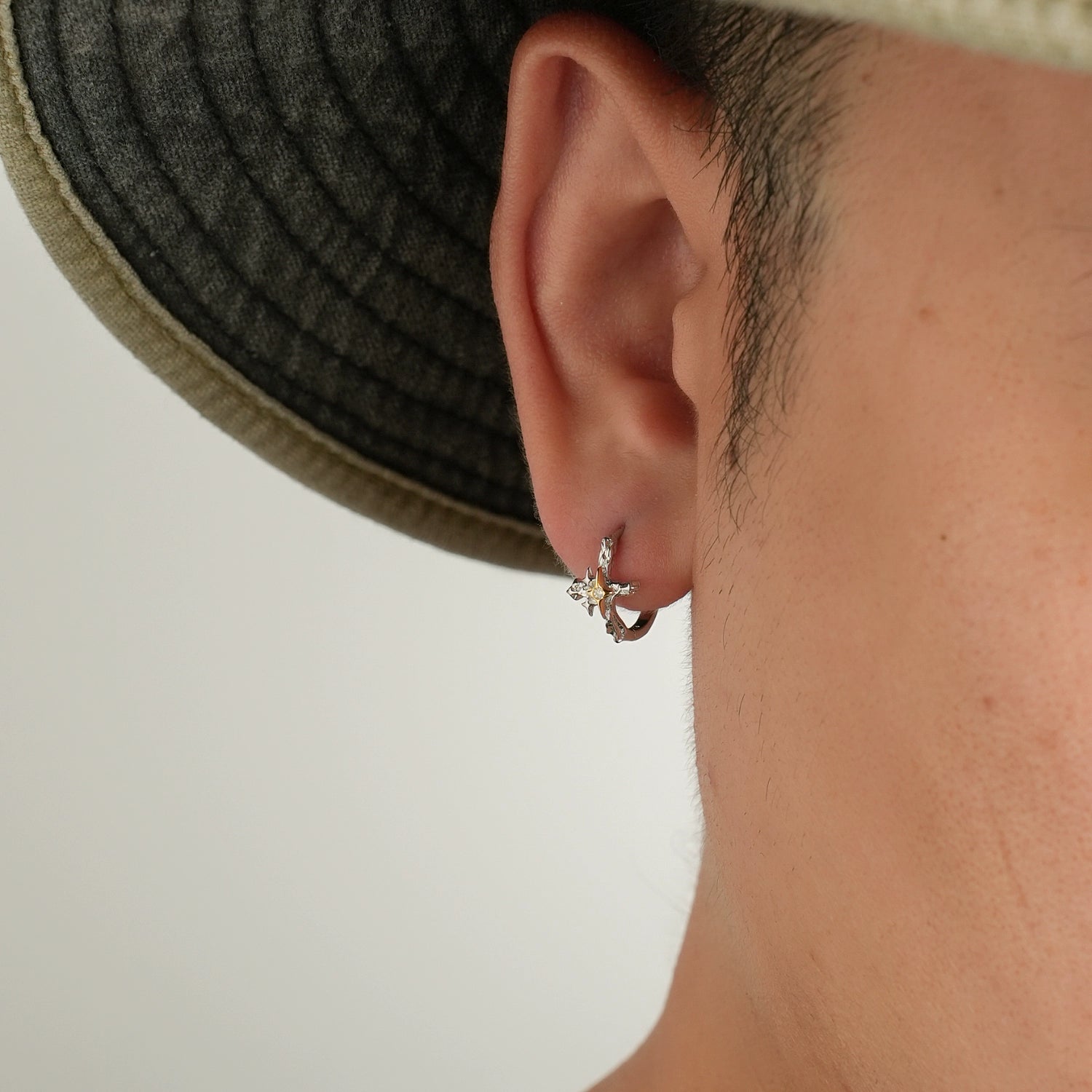 Ateşli Gümüş Çapraz Halka Küpe 