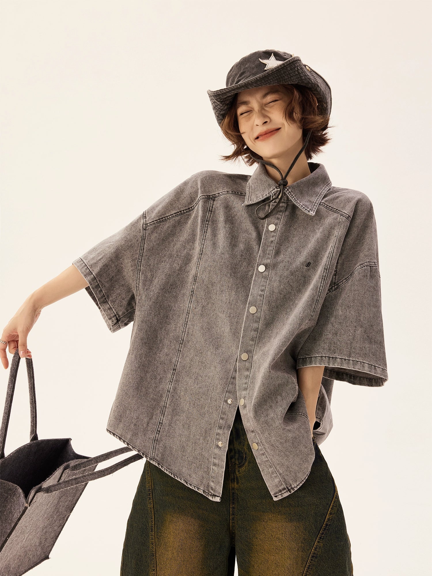 Gewaschenes Denim Kurzarm-Hemd mit Knöpfen 