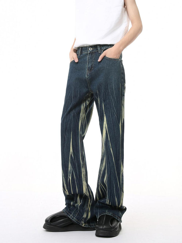 Lockere, ausgestellte Batik-Jeans 