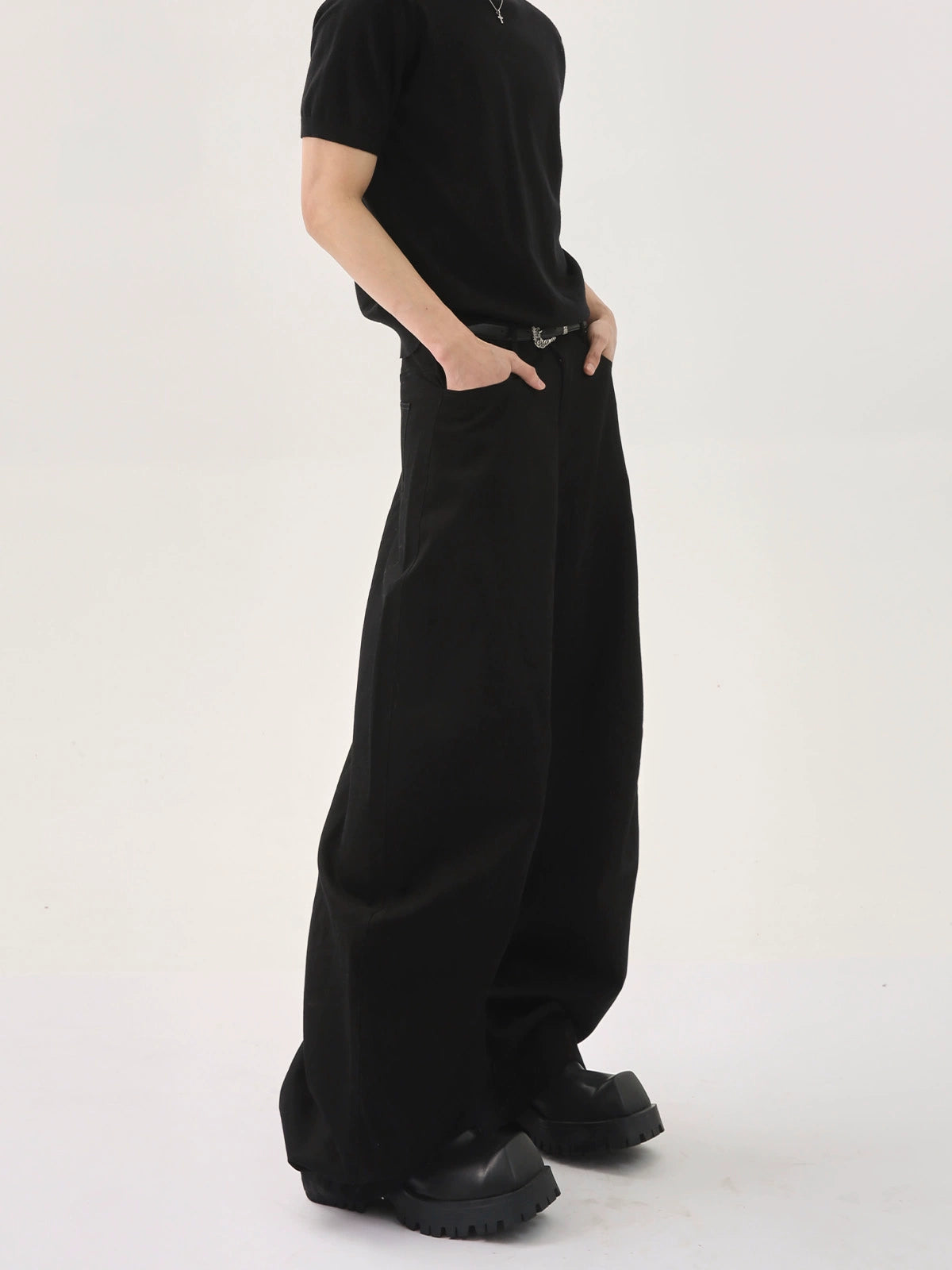 Pantaloni in jeans deconstructed a gamba larga retro 