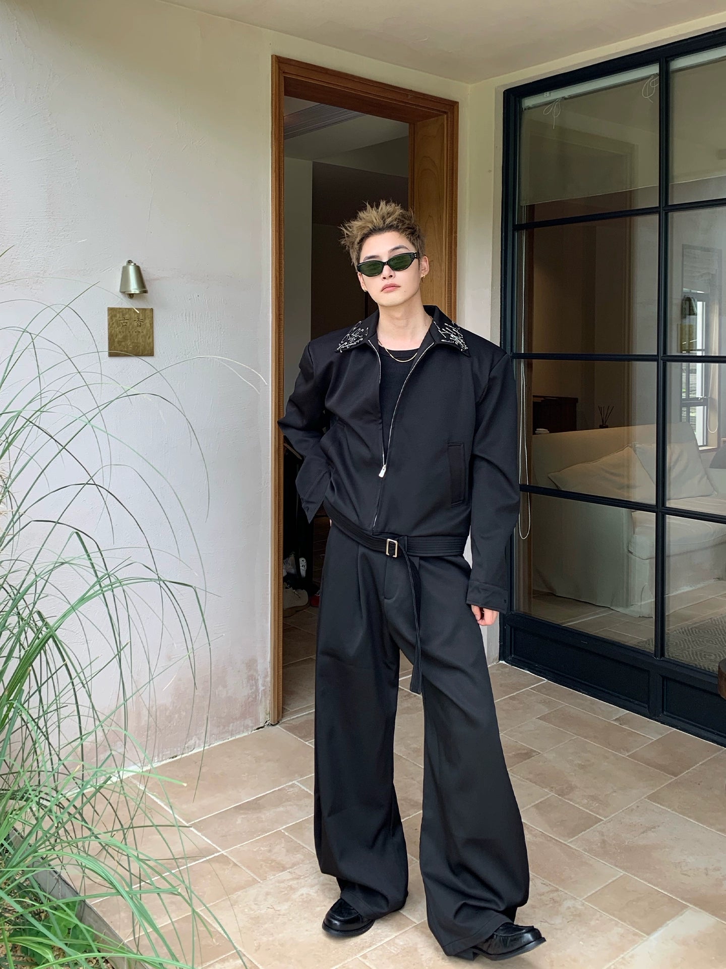 Yaka İğnesi Detaylı Rahat Kesim Takım Elbise Seti 