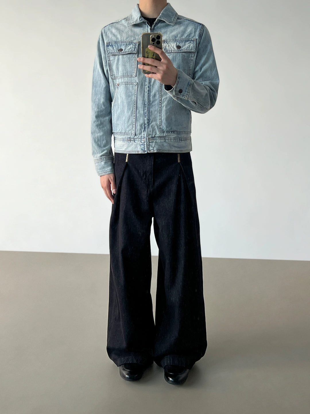 Gestresste Denim-Multi-Taschen-Arbeitsjacke 