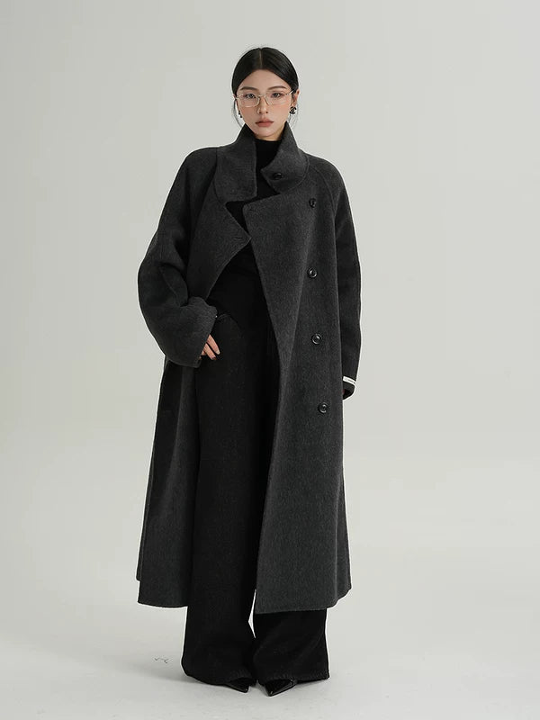 Пальто с воротником-стойкой, двойной застежкой и поясом из шерсти 