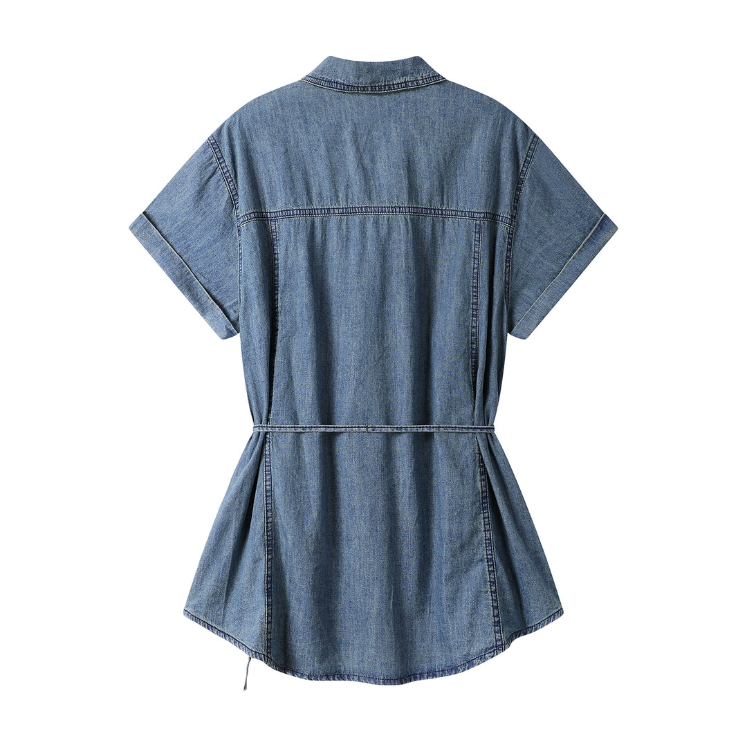 Chemise à col ceinturée en denim à manches courtes 