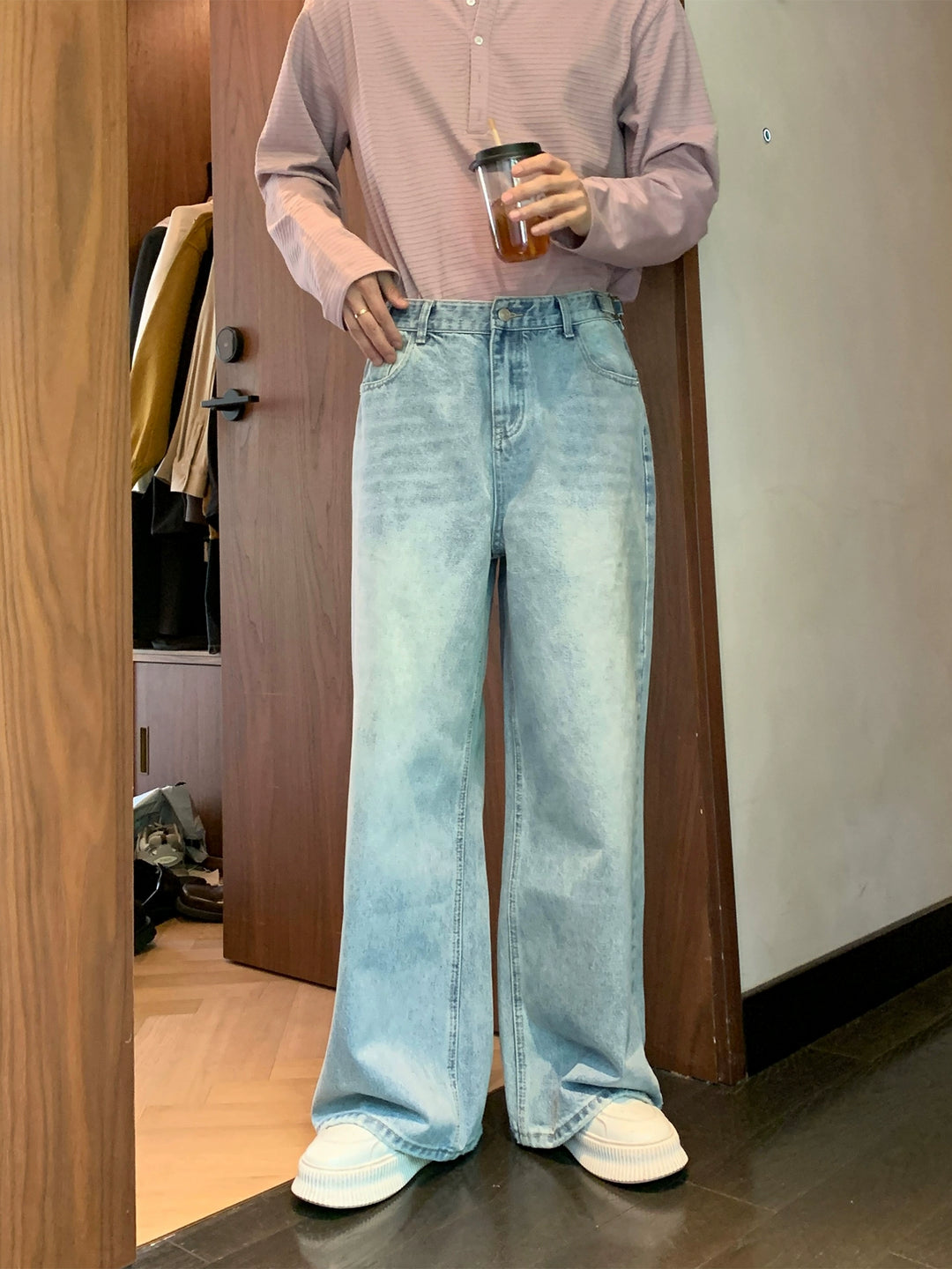 Wide-Leg Loose Straight Jeans