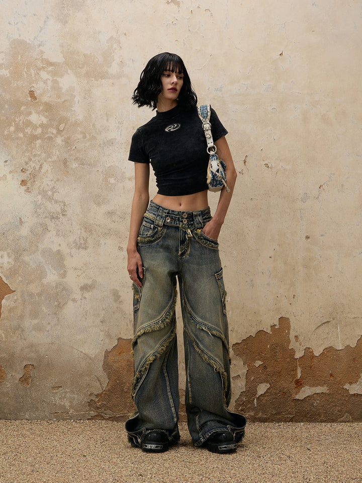 Weite, ausgefranste Jeanshose 