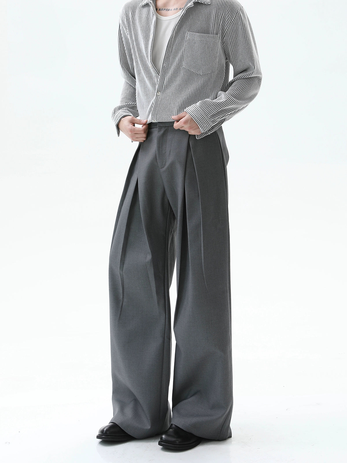 Geniş Paça Pliseli İki Katmanlı Seyahat Pantolonu 