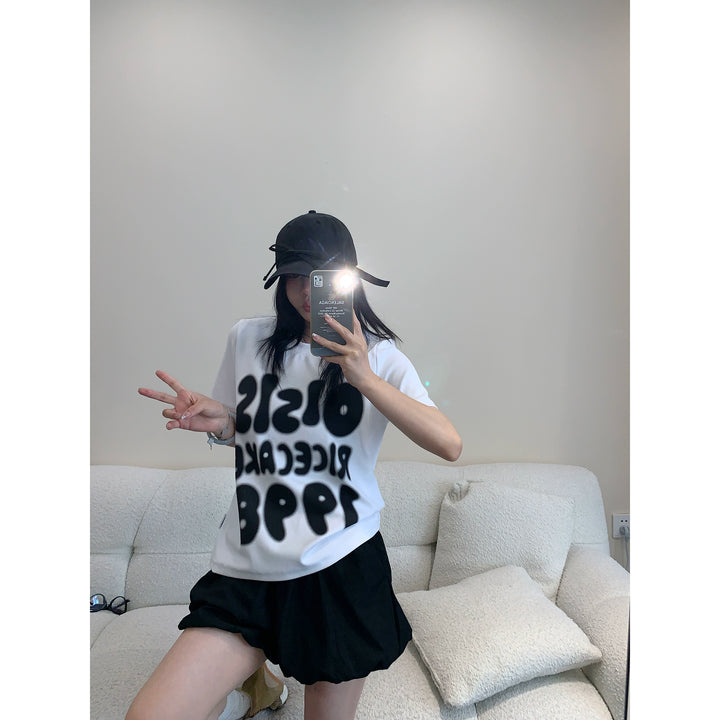 T-shirt à manches courtes décontracté avec imprimé lettre et col roulé 