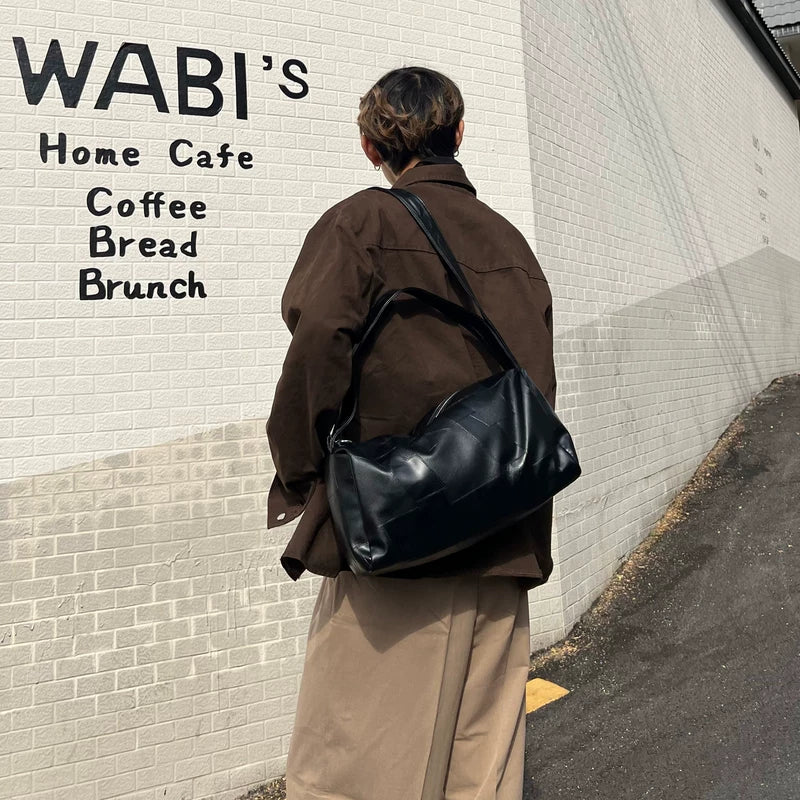 حقيبة هوبو جلدية عتيقة على الكتف 