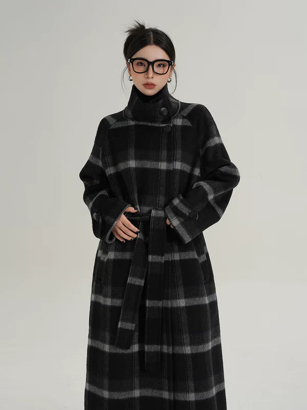 Длинное клетчатое шершащее пальто с поясом 