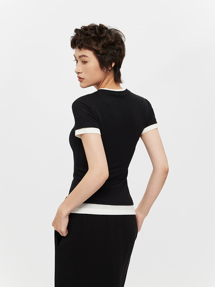 Slim Fit Kontrastbesatz Kurzarm Rollkragen 