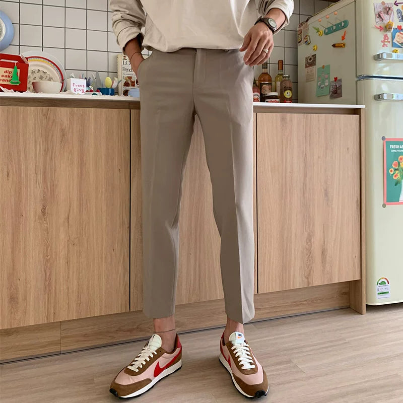 Pantaloni casual a gamba dritta e cropped 