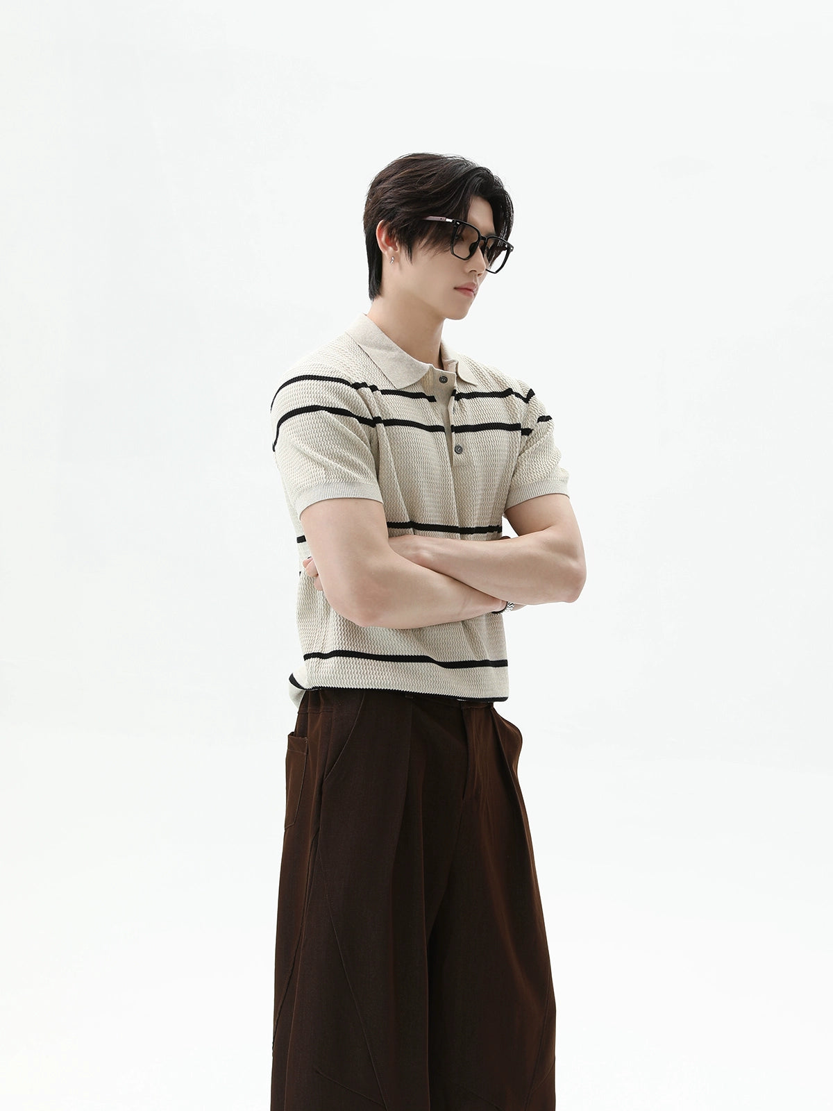 بلوزة بولو قصيرة الأكمام محبوكة مخططة 