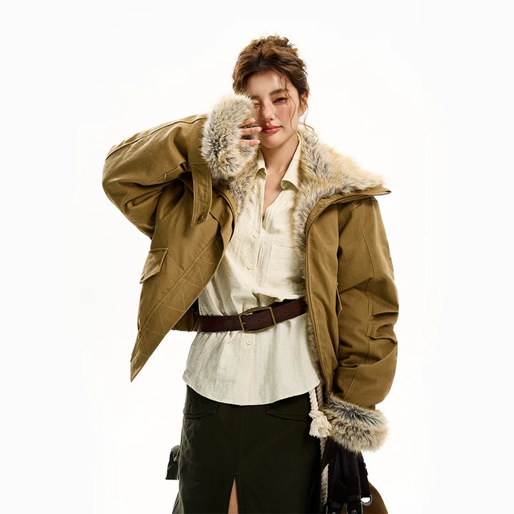 جاكيت قطن عتيق مع ياقة من الفرو كبيرة الحجم 