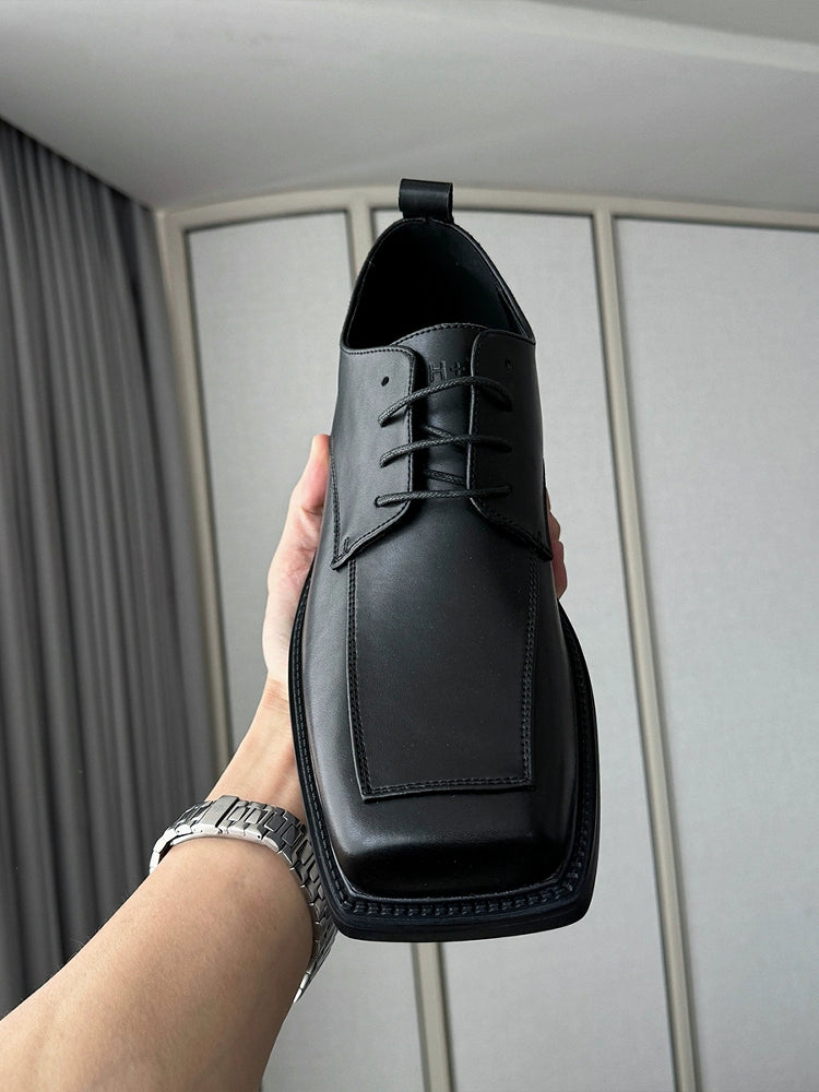 Scarpe in pelle con lacci a punta quadrata 