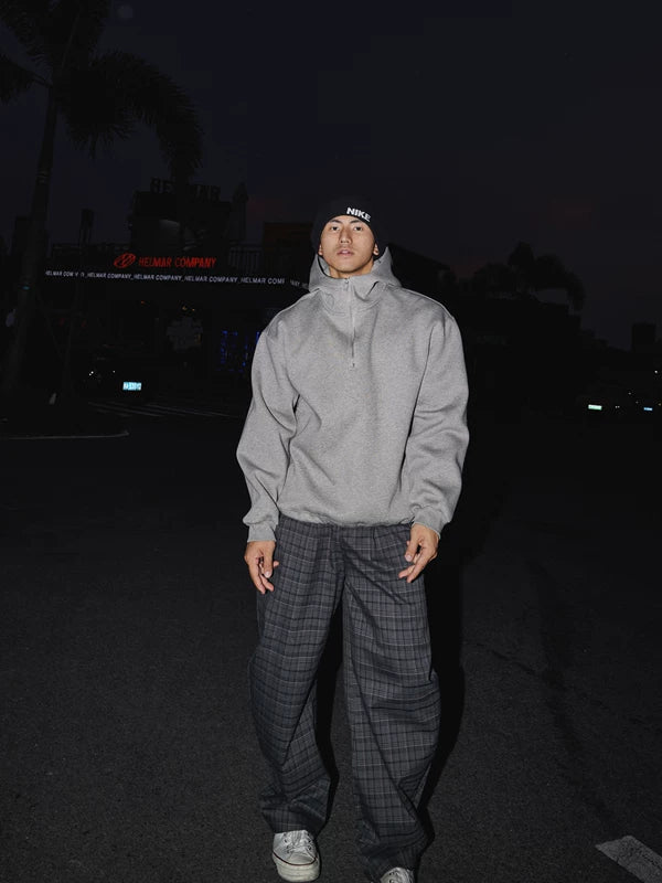 Haut à capuche en polaire à demi-fermeture éclair minimaliste 