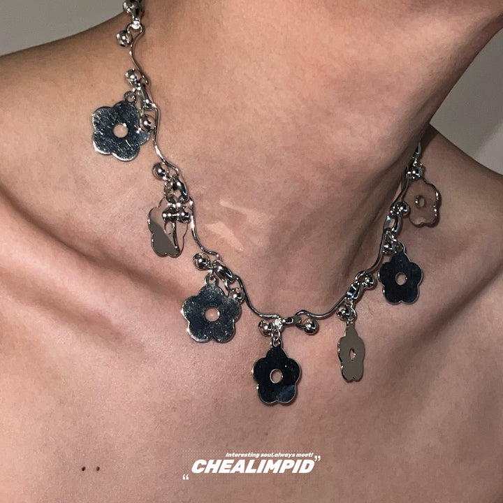 Metal Flower Pendant Necklace