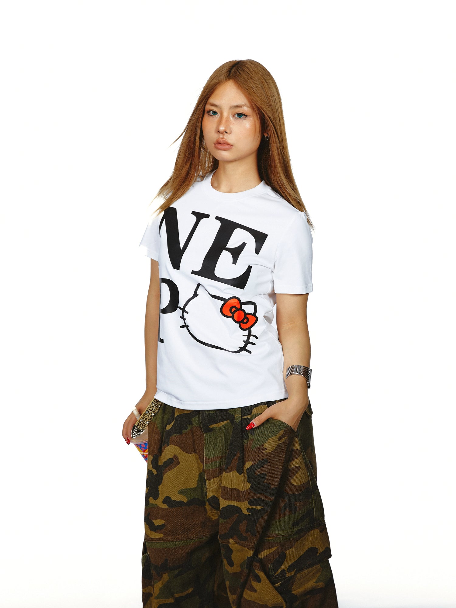 تي شيرت قصير الأكمام بطباعة حرف كرتوني 