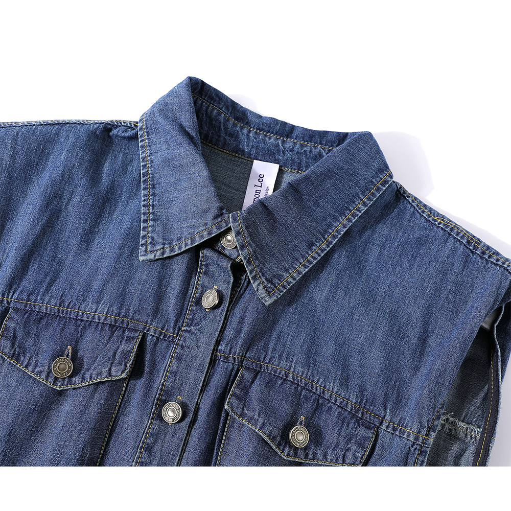Ermeløs denimkjole med krage og belte 
