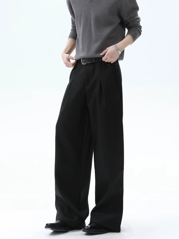 بنطلونات واسعة الساق بتصميم مستقيم مع طيات 