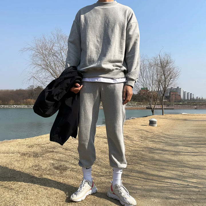 سترة وسروال كبير الحجم بتصميم مينيمالي 