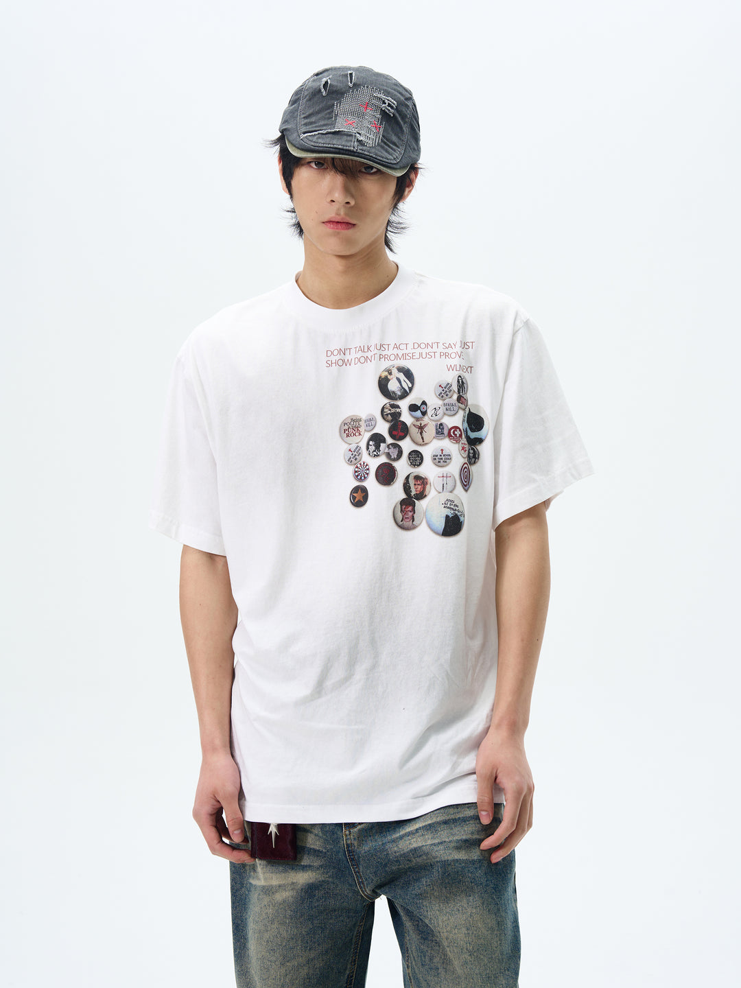 Loose Fit Short-Sleeve Badge T-Shirt