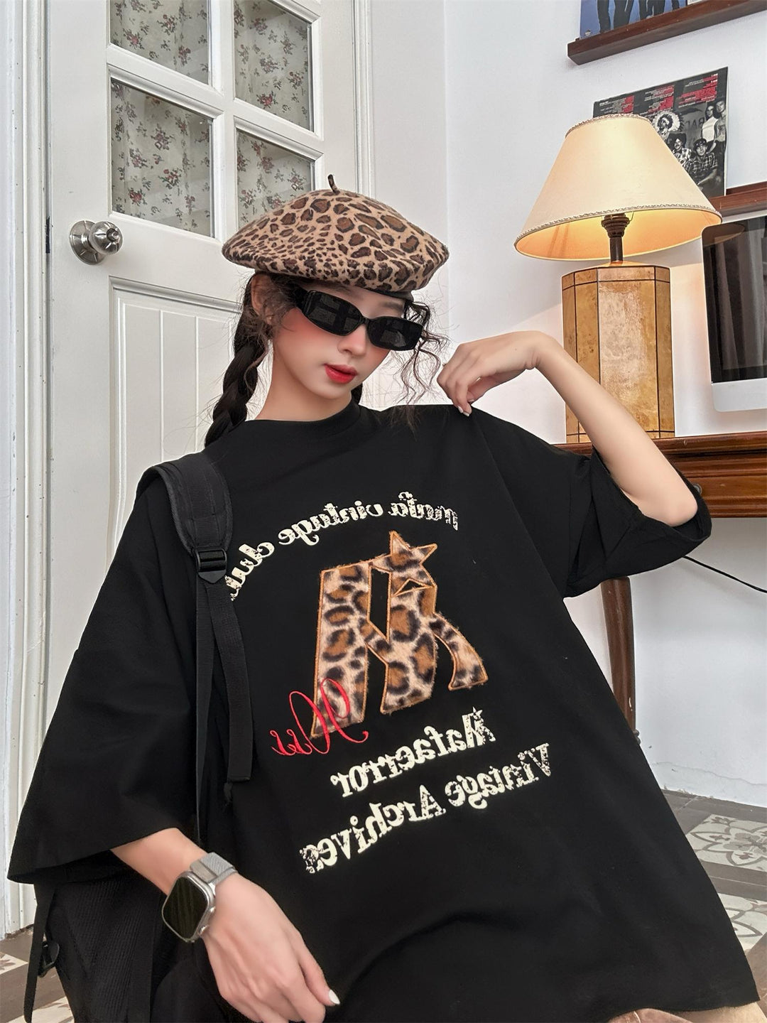 Embroidered Leopard Graphic Short Sleeve T-shirt