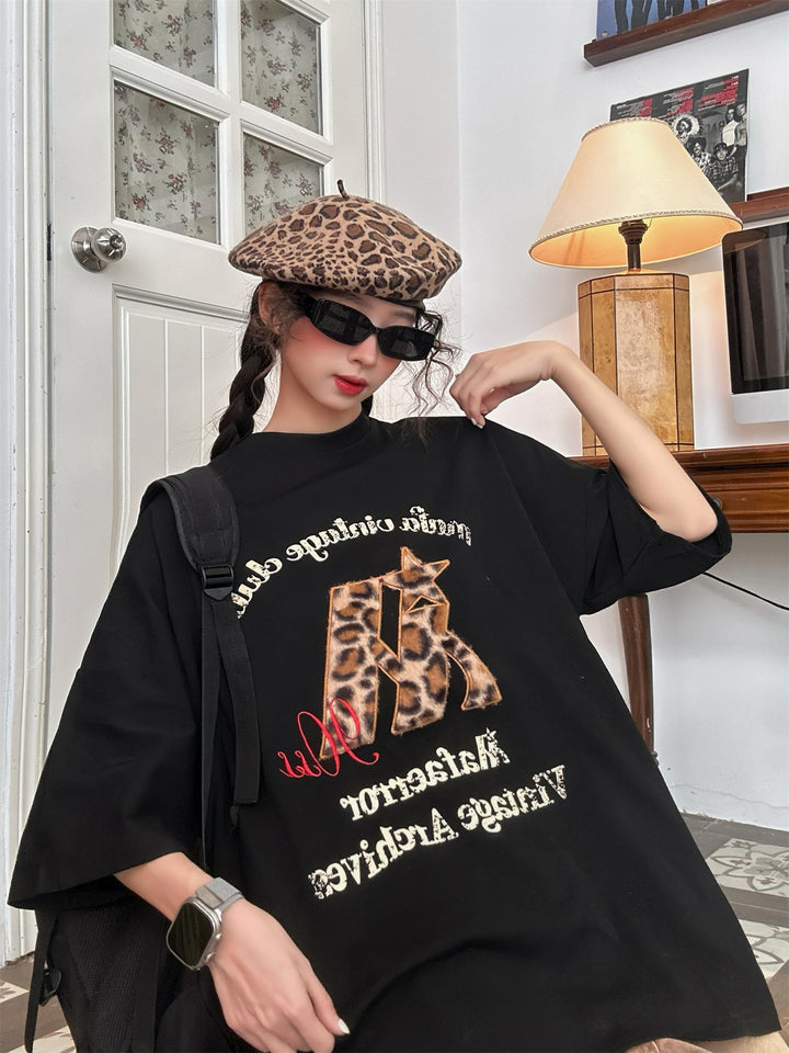 Embroidered Leopard Graphic Short Sleeve T-shirt