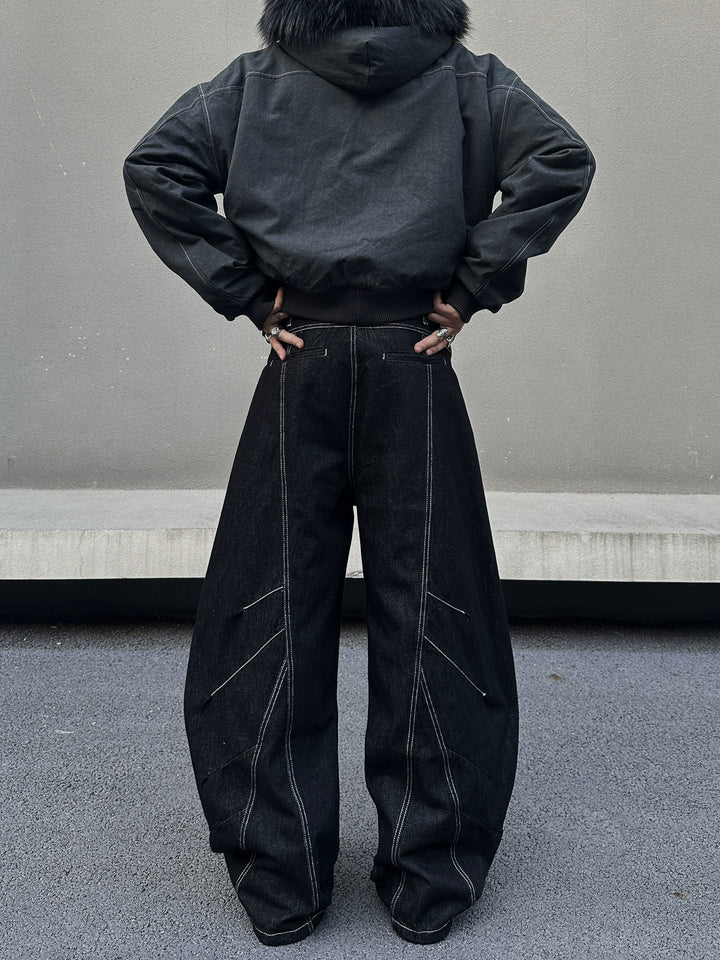 Breite Beinform Deconstructed Stitching Jeanshose 