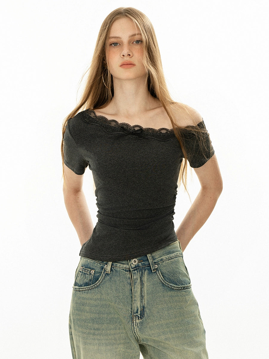 T-shirt slim à épaules dénudées avec dentelle 