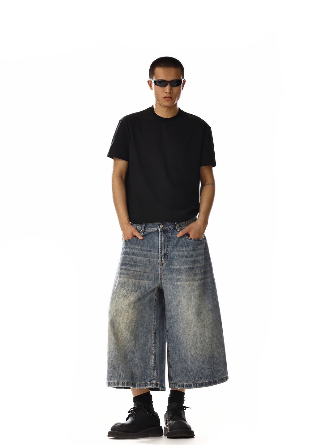 Pantalones de mezclilla casuales recortados de pierna ancha 