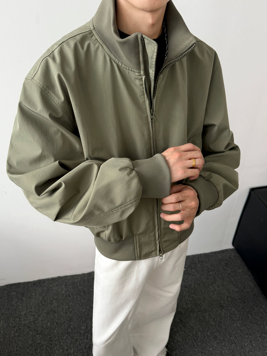 سترة بومبر فضفاضة ذات ياقة مرتفعة 