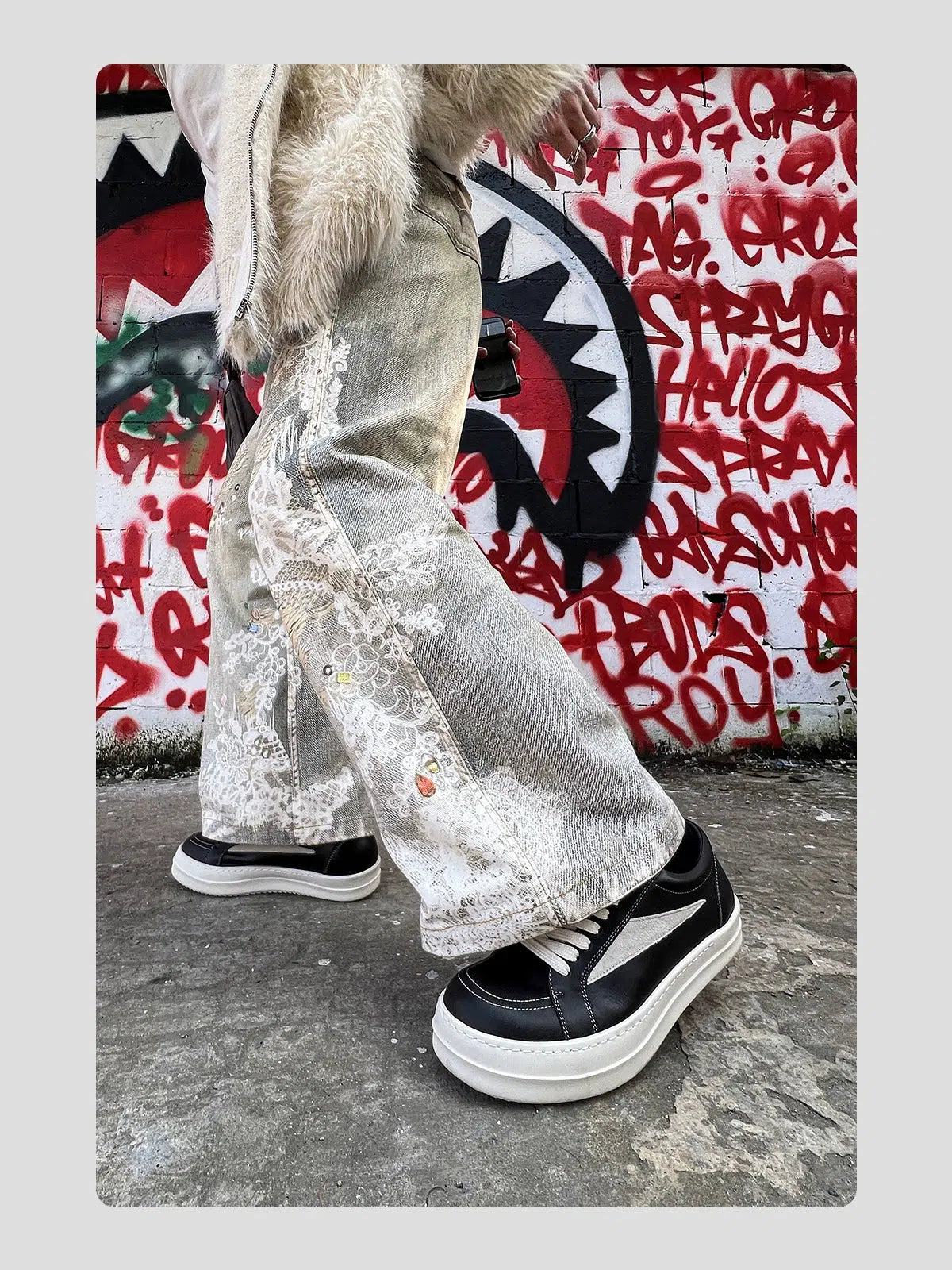 Inverted Curled Toe Leather Sneakers