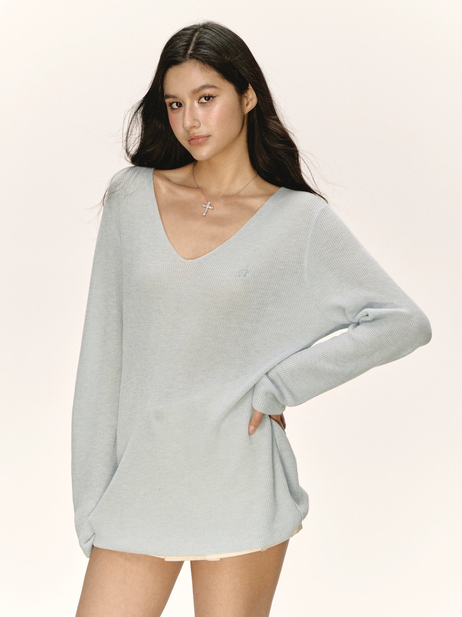 Pull long à manches longues en dentelle à col en V 